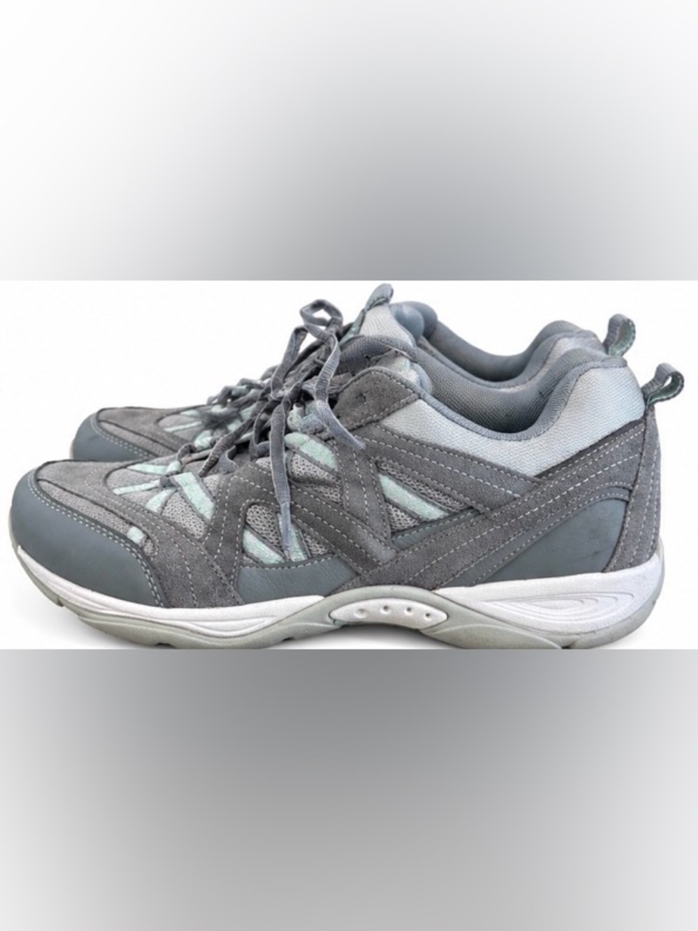 Easy Spirit Exploremap walking shoe